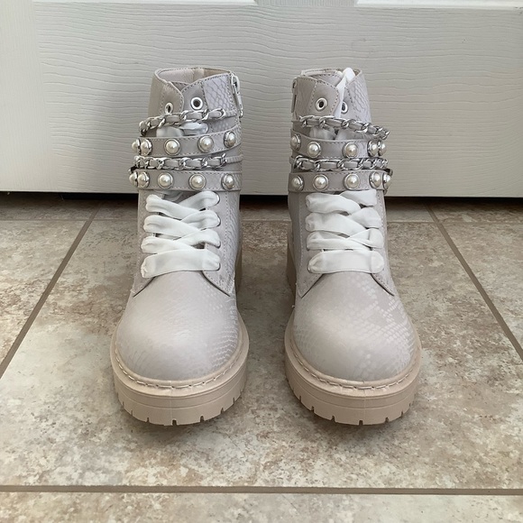 Womens Sugar Ivory boots size 7.5 - Picture 2 of 6